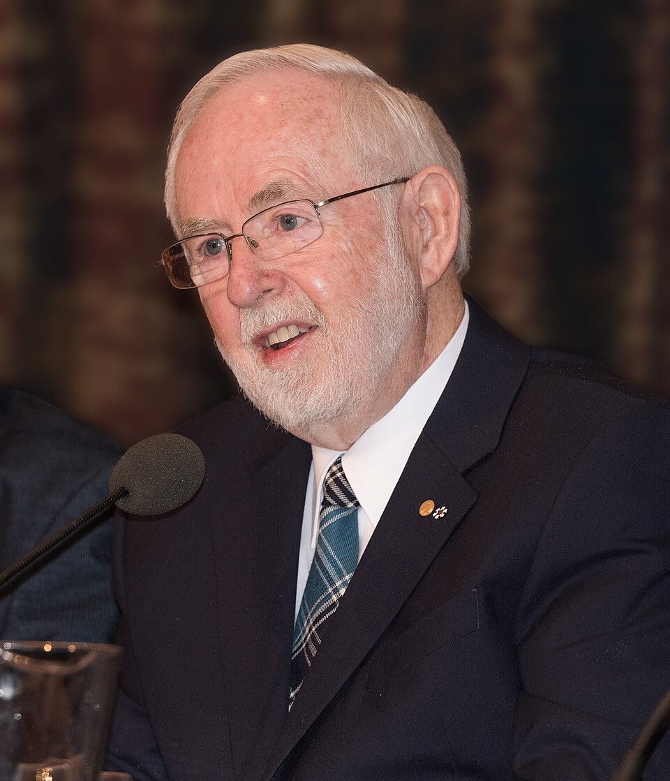 Arthur B. McDonald en Estocolmo, diciembre de 2015.
